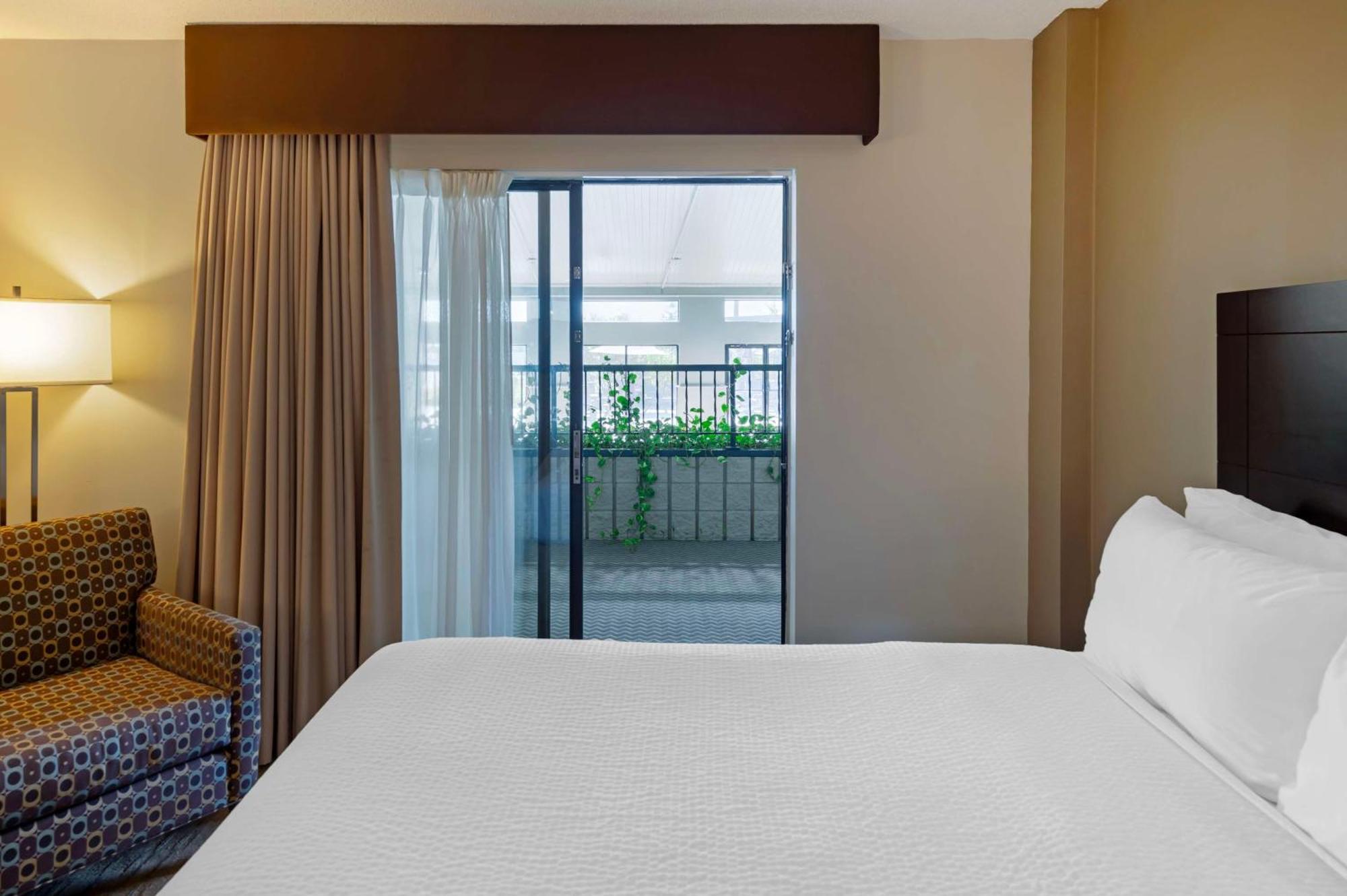 Best Western Pembroke Inn & Conference Centre Екстер'єр фото