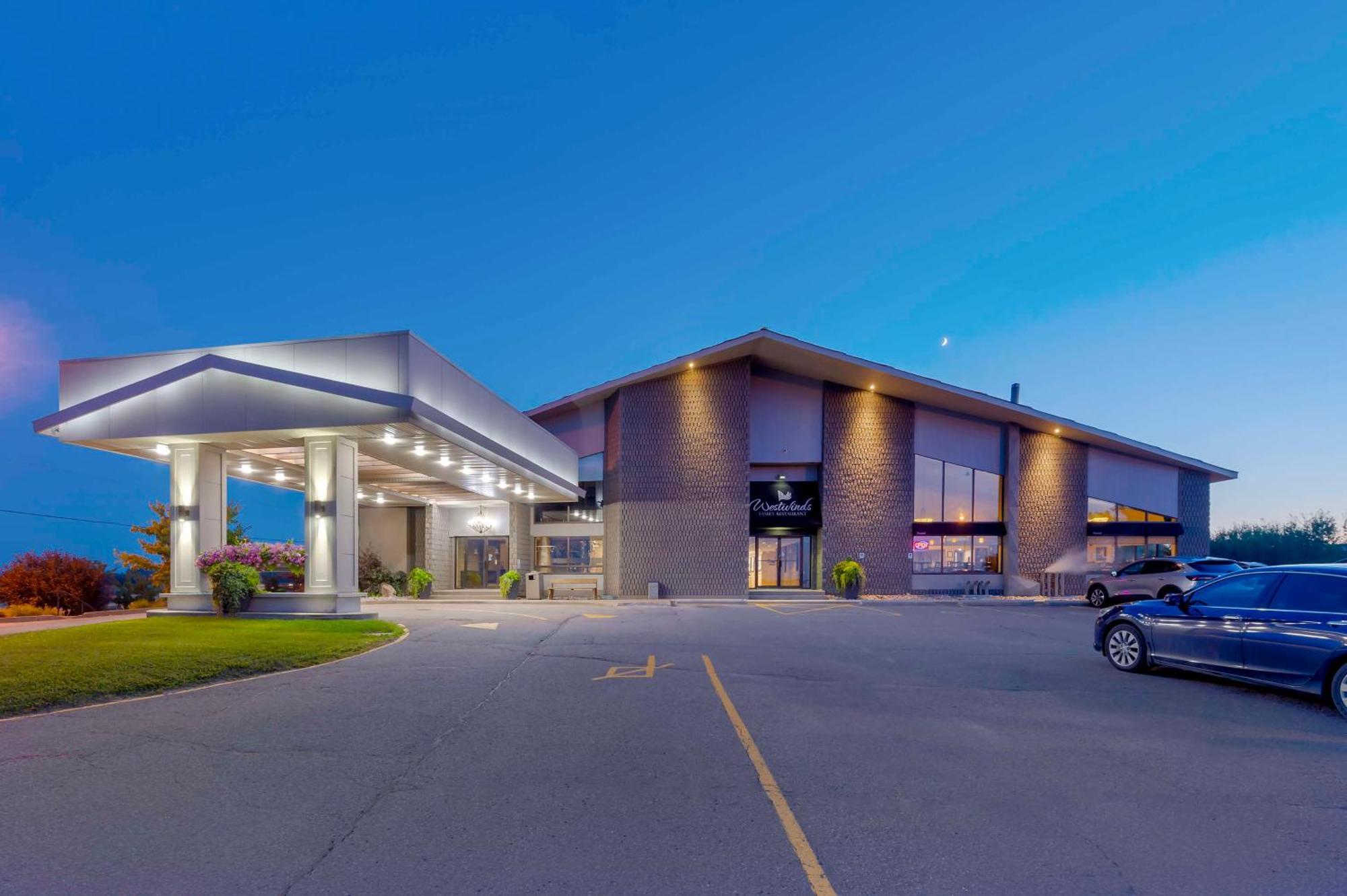 Best Western Pembroke Inn & Conference Centre Екстер'єр фото